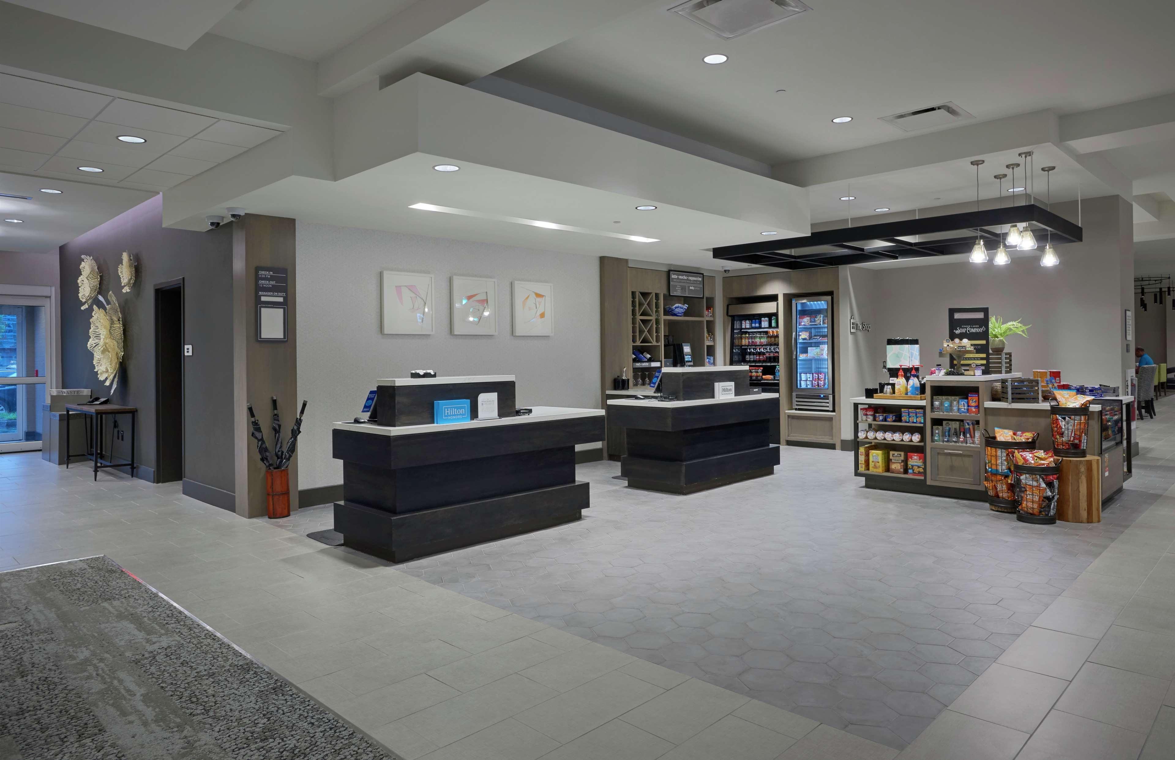 Hilton Garden Inn Corning Downtown Extérieur photo