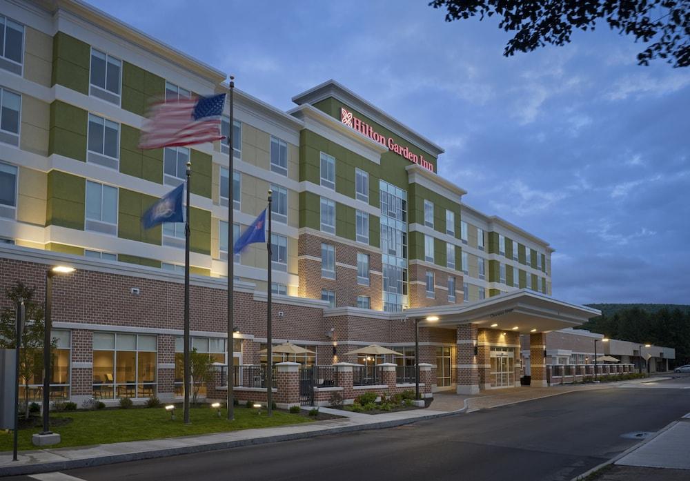 Hilton Garden Inn Corning Downtown Extérieur photo