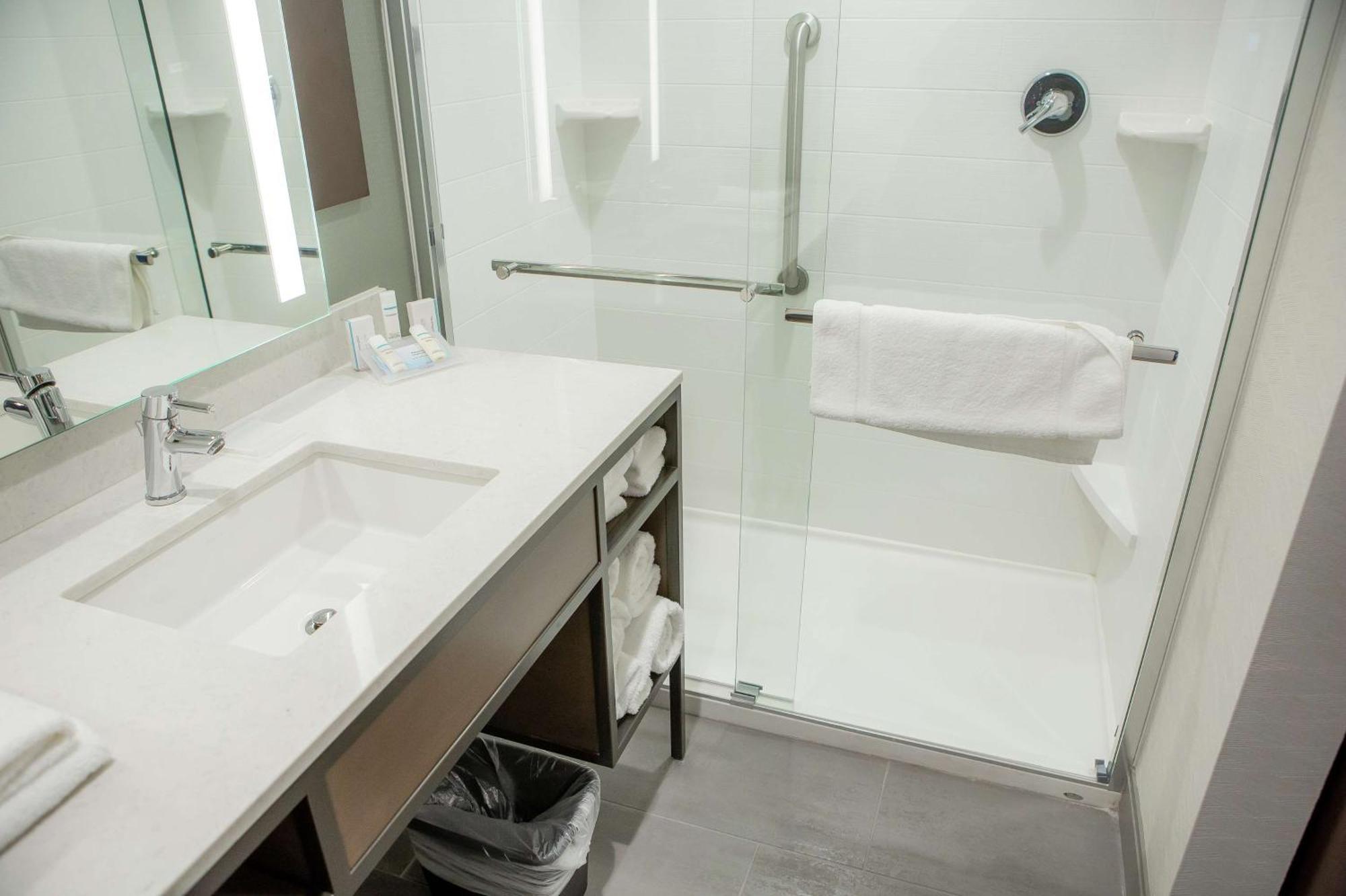 Hilton Garden Inn Corning Downtown Extérieur photo
